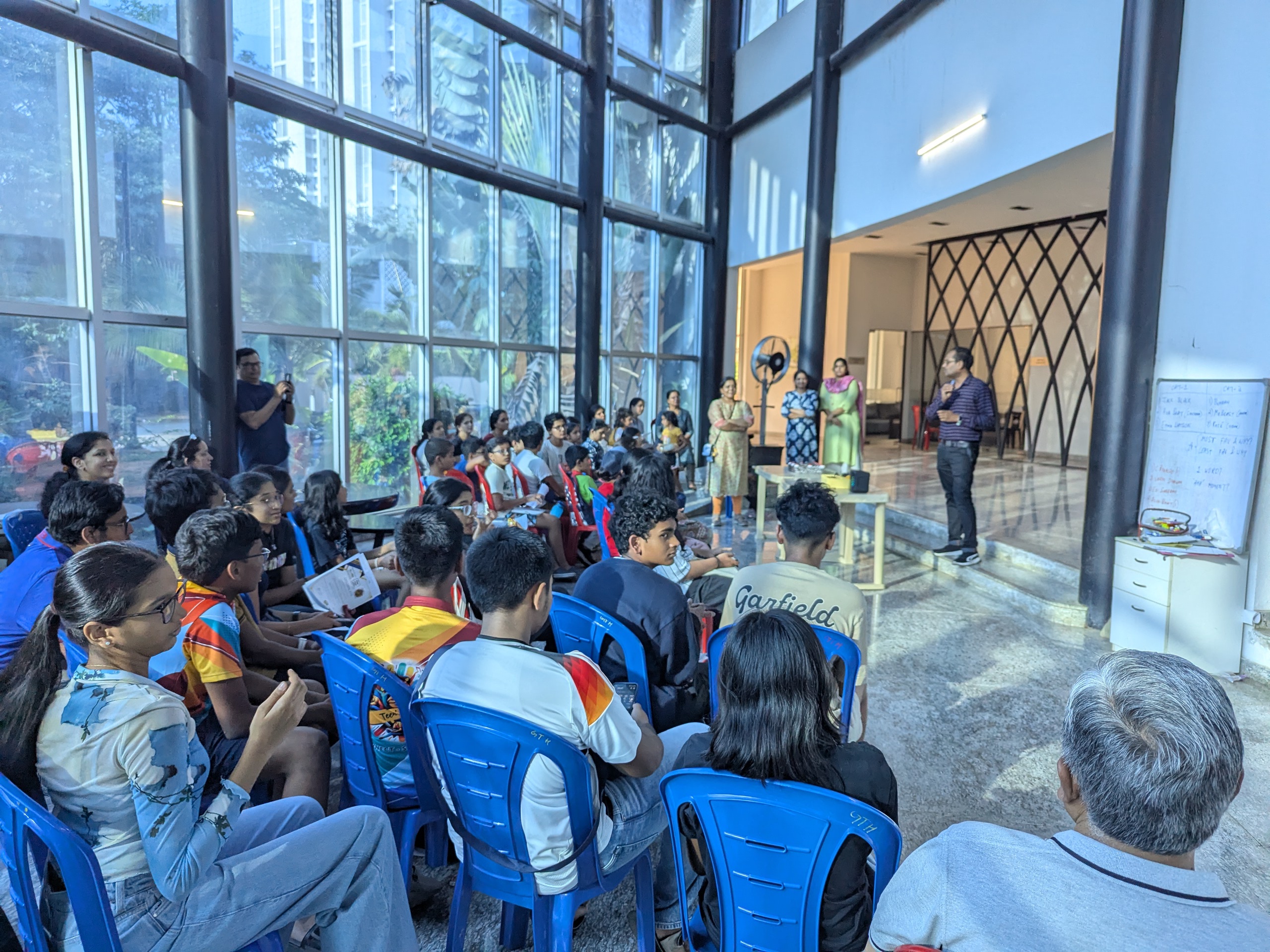 Participants in a real FYV learning session